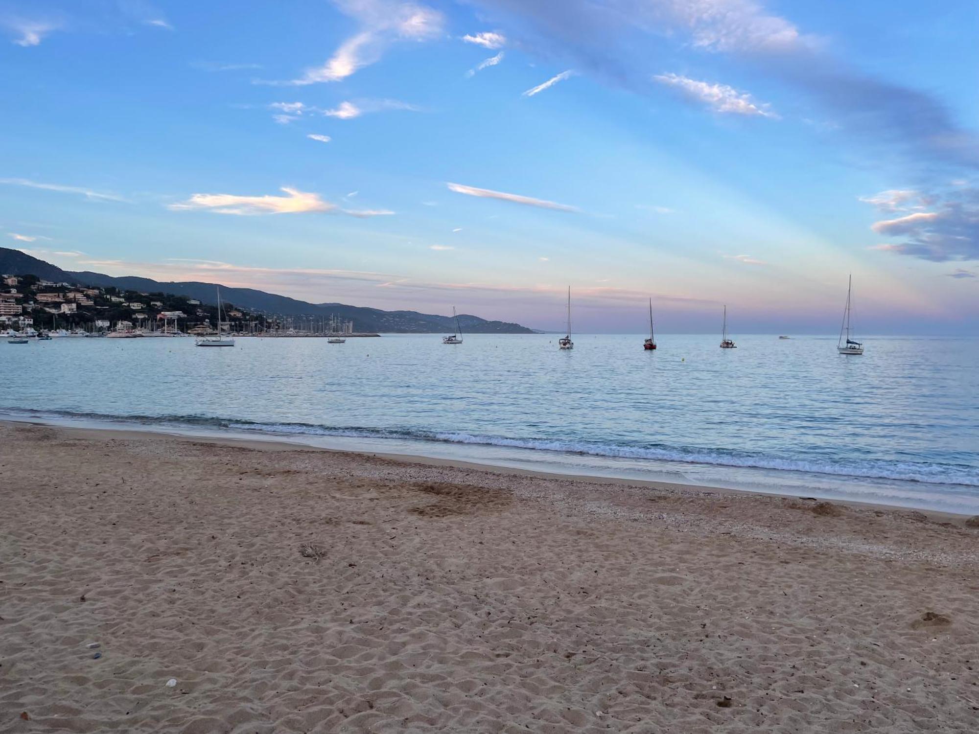 T3 A 300M Plage Avec Piscine Tennis Le Lavandou Exteriér fotografie